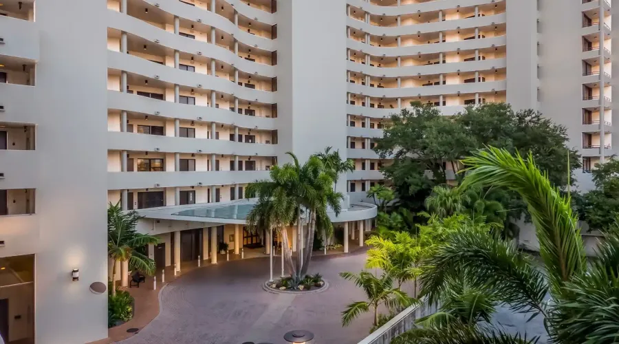 1255 N Gulfstream Ave, Sarasota, Florida, 34236, United States, 2 Bedrooms Bedrooms, 5 Rooms Rooms,2 BathroomsBathrooms,Residential,For Sale,Bay Plaza,Gulfstream Ave,1942413