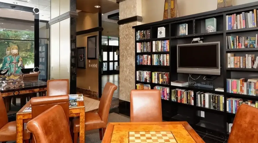 1255 N Gulfstream Ave, Sarasota, Florida, 34236, United States, 2 Bedrooms Bedrooms, 5 Rooms Rooms,2 BathroomsBathrooms,Residential,For Sale,Bay Plaza,Gulfstream Ave,1942413