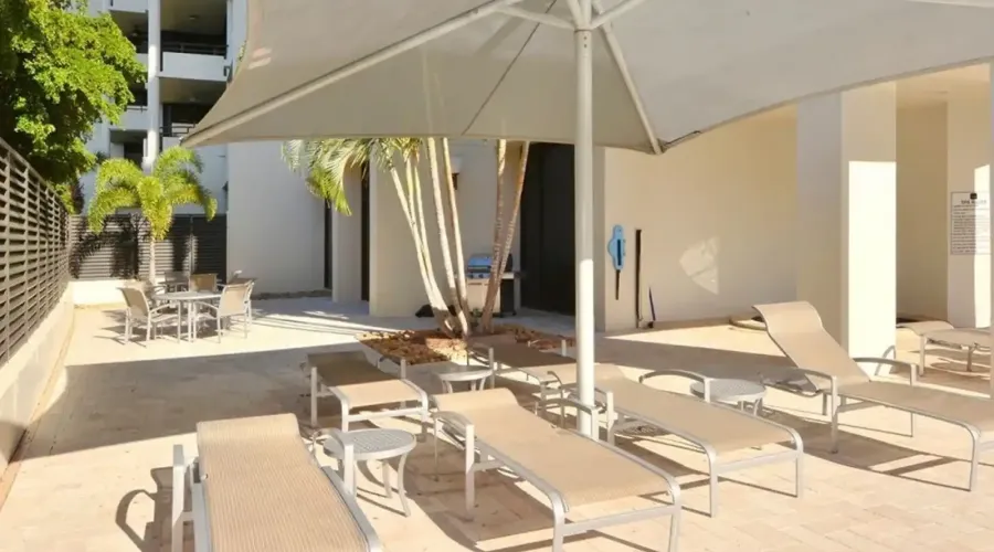 1255 N Gulfstream Ave, Sarasota, Florida, 34236, United States, 2 Bedrooms Bedrooms, 5 Rooms Rooms,2 BathroomsBathrooms,Residential,For Sale,Bay Plaza,Gulfstream Ave,1942413