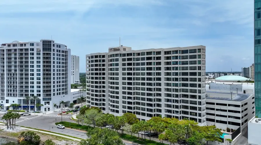 1255 N Gulfstream Ave, Sarasota, Florida, 34236, United States, 2 Bedrooms Bedrooms, 5 Rooms Rooms,2 BathroomsBathrooms,Residential,For Sale,Bay Plaza,Gulfstream Ave,1942413