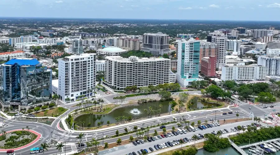 1255 N Gulfstream Ave, Sarasota, Florida, 34236, United States, 2 Bedrooms Bedrooms, 5 Rooms Rooms,2 BathroomsBathrooms,Residential,For Sale,Bay Plaza,Gulfstream Ave,1942413