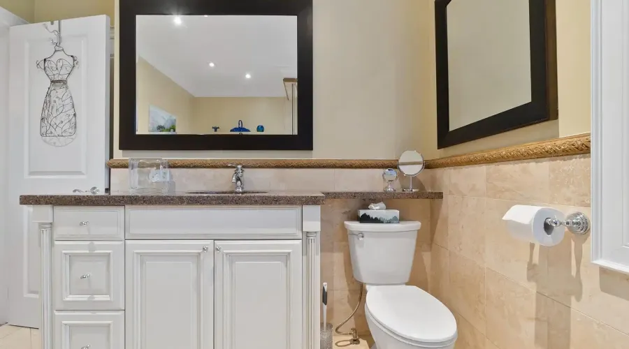 1522 Glenhill Crescent, Mississauga, Ontario, L5H 3C5, Canada, 2 Bedrooms Bedrooms, ,3 BathroomsBathrooms,Residential,For Sale,1942414