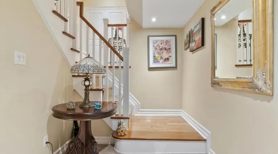 1522 Glenhill Crescent, Mississauga, Ontario, L5H 3C5, Canada, 2 Bedrooms Bedrooms, ,3 BathroomsBathrooms,Residential,For Sale,1942414