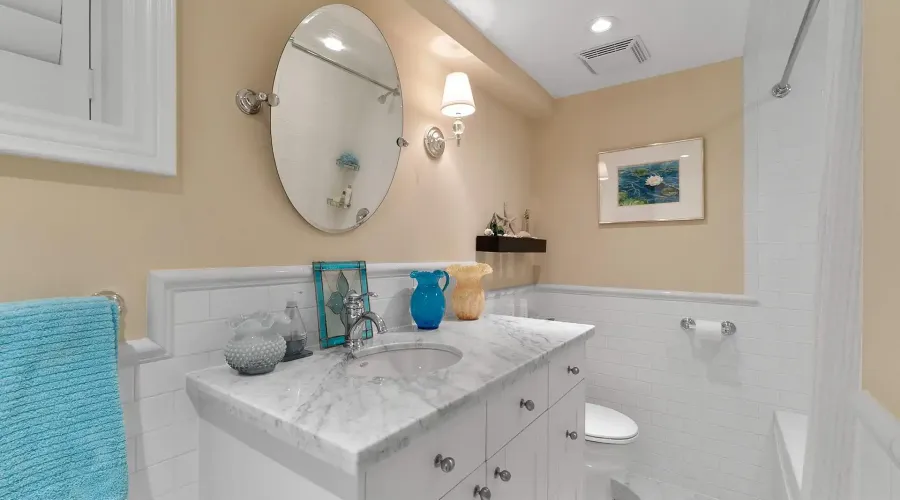 1522 Glenhill Crescent, Mississauga, Ontario, L5H 3C5, Canada, 2 Bedrooms Bedrooms, ,3 BathroomsBathrooms,Residential,For Sale,1942414
