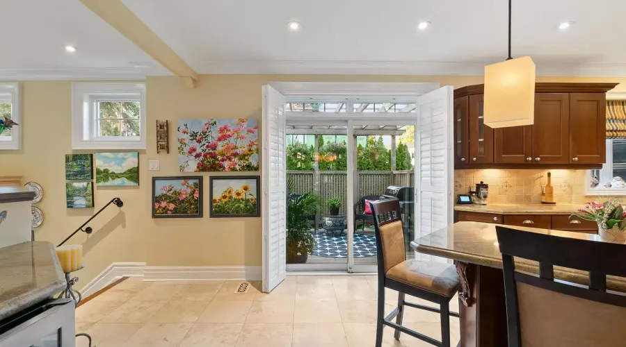 1522 Glenhill Crescent, Mississauga, Ontario, L5H 3C5, Canada, 2 Bedrooms Bedrooms, ,3 BathroomsBathrooms,Residential,For Sale,1942414