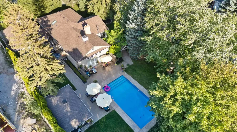 1522 Glenhill Crescent, Mississauga, Ontario, L5H 3C5, Canada, 2 Bedrooms Bedrooms, ,3 BathroomsBathrooms,Residential,For Sale,1942414