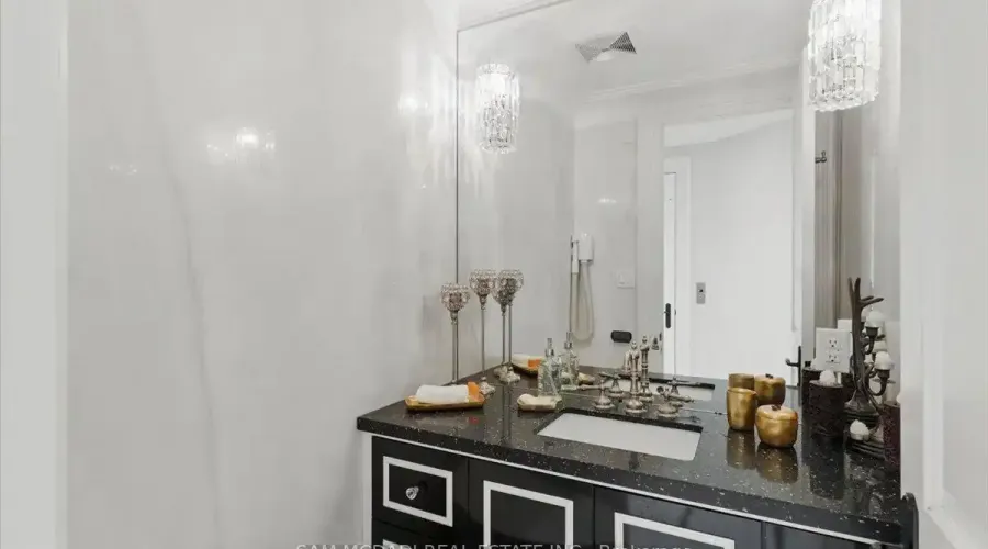 883 Parkland Avenue, Mississauga, Ontario, L5H 3G6, Canada, 4 Bedrooms Bedrooms, ,7 BathroomsBathrooms,Residential,For Sale,1943840