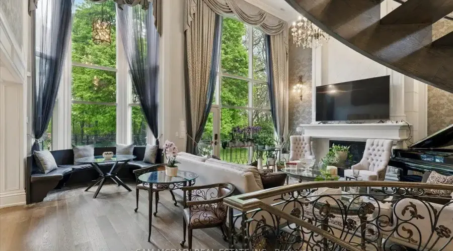 883 Parkland Avenue, Mississauga, Ontario, L5H 3G6, Canada, 4 Bedrooms Bedrooms, ,7 BathroomsBathrooms,Residential,For Sale,1943840