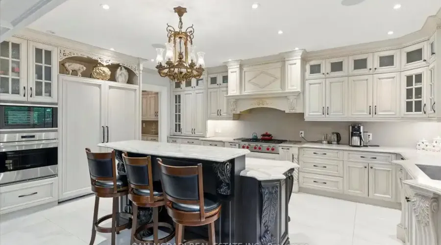 883 Parkland Avenue, Mississauga, Ontario, L5H 3G6, Canada, 4 Bedrooms Bedrooms, ,7 BathroomsBathrooms,Residential,For Sale,1943840