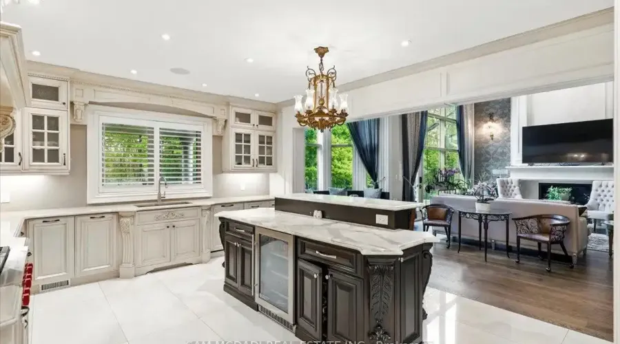 883 Parkland Avenue, Mississauga, Ontario, L5H 3G6, Canada, 4 Bedrooms Bedrooms, ,7 BathroomsBathrooms,Residential,For Sale,1943840