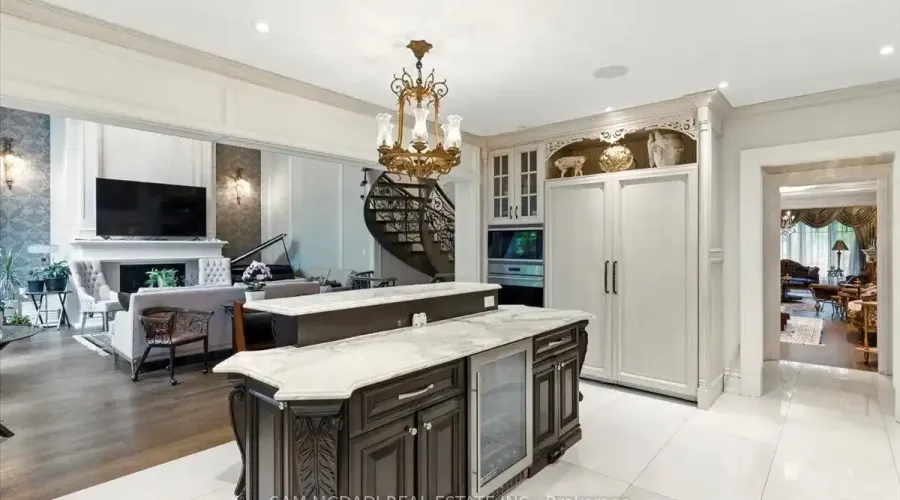 883 Parkland Avenue, Mississauga, Ontario, L5H 3G6, Canada, 4 Bedrooms Bedrooms, ,7 BathroomsBathrooms,Residential,For Sale,1943840