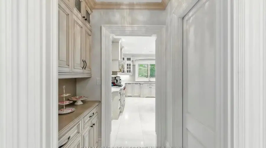 883 Parkland Avenue, Mississauga, Ontario, L5H 3G6, Canada, 4 Bedrooms Bedrooms, ,7 BathroomsBathrooms,Residential,For Sale,1943840