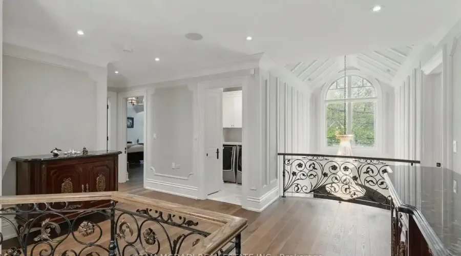 883 Parkland Avenue, Mississauga, Ontario, L5H 3G6, Canada, 4 Bedrooms Bedrooms, ,7 BathroomsBathrooms,Residential,For Sale,1943840