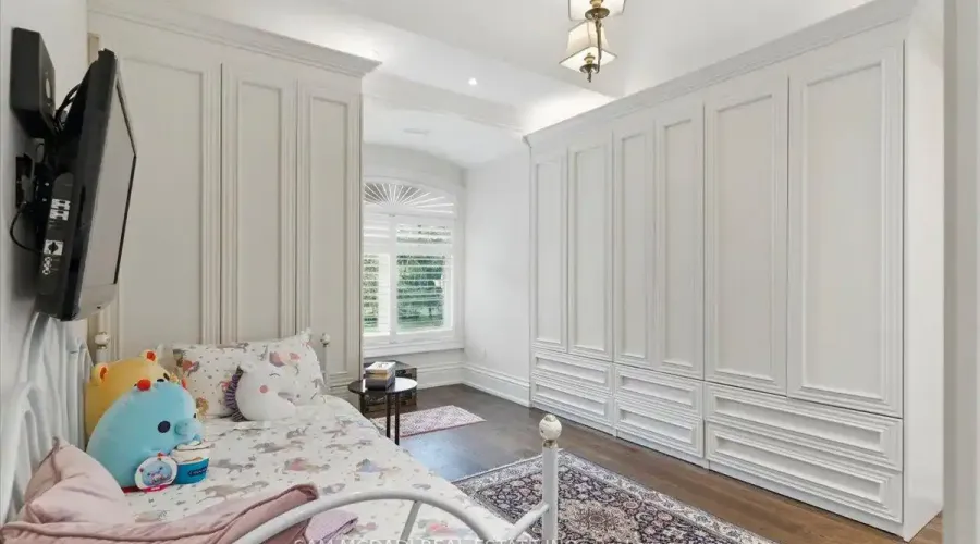 883 Parkland Avenue, Mississauga, Ontario, L5H 3G6, Canada, 4 Bedrooms Bedrooms, ,7 BathroomsBathrooms,Residential,For Sale,1943840