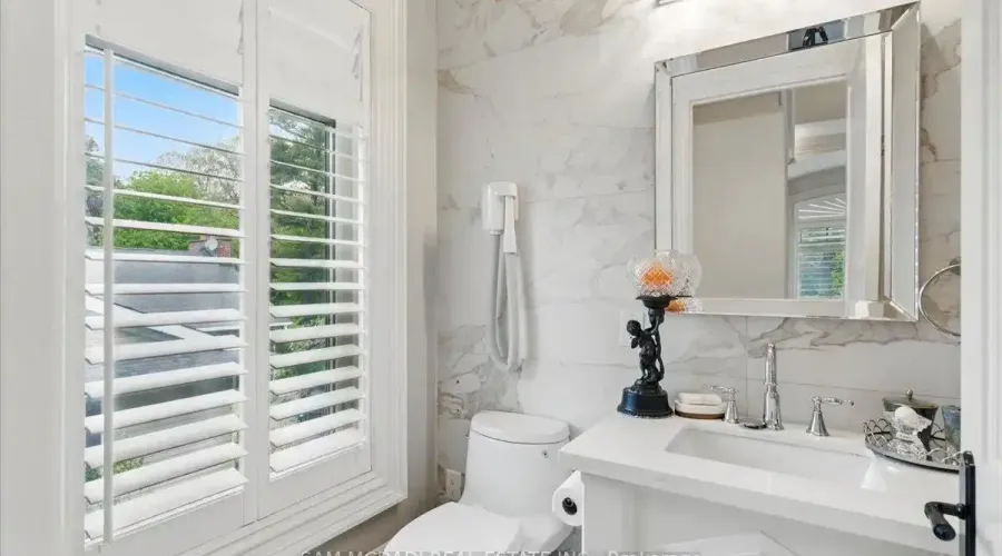 883 Parkland Avenue, Mississauga, Ontario, L5H 3G6, Canada, 4 Bedrooms Bedrooms, ,7 BathroomsBathrooms,Residential,For Sale,1943840