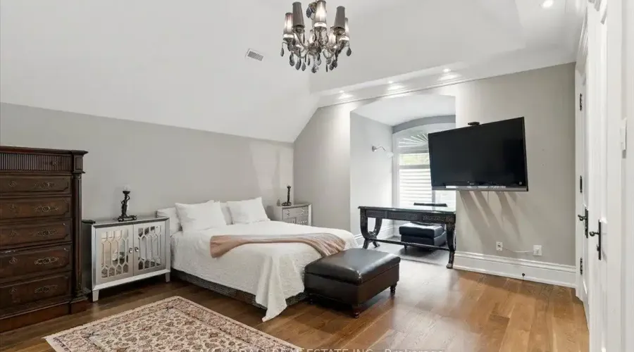 883 Parkland Avenue, Mississauga, Ontario, L5H 3G6, Canada, 4 Bedrooms Bedrooms, ,7 BathroomsBathrooms,Residential,For Sale,1943840