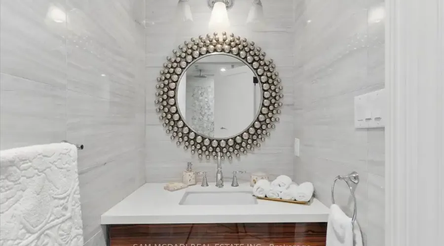 883 Parkland Avenue, Mississauga, Ontario, L5H 3G6, Canada, 4 Bedrooms Bedrooms, ,7 BathroomsBathrooms,Residential,For Sale,1943840