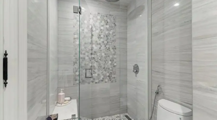 883 Parkland Avenue, Mississauga, Ontario, L5H 3G6, Canada, 4 Bedrooms Bedrooms, ,7 BathroomsBathrooms,Residential,For Sale,1943840