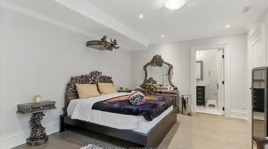 883 Parkland Avenue, Mississauga, Ontario, L5H 3G6, Canada, 4 Bedrooms Bedrooms, ,7 BathroomsBathrooms,Residential,For Sale,1943840