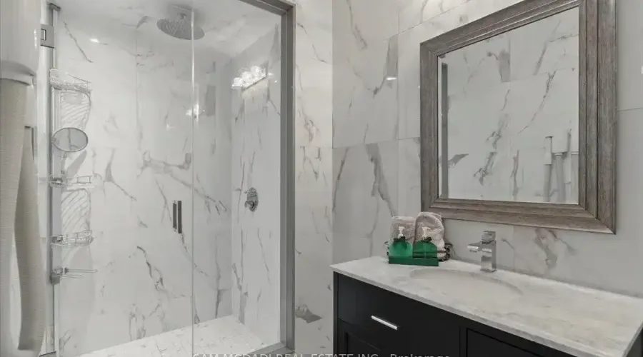 883 Parkland Avenue, Mississauga, Ontario, L5H 3G6, Canada, 4 Bedrooms Bedrooms, ,7 BathroomsBathrooms,Residential,For Sale,1943840