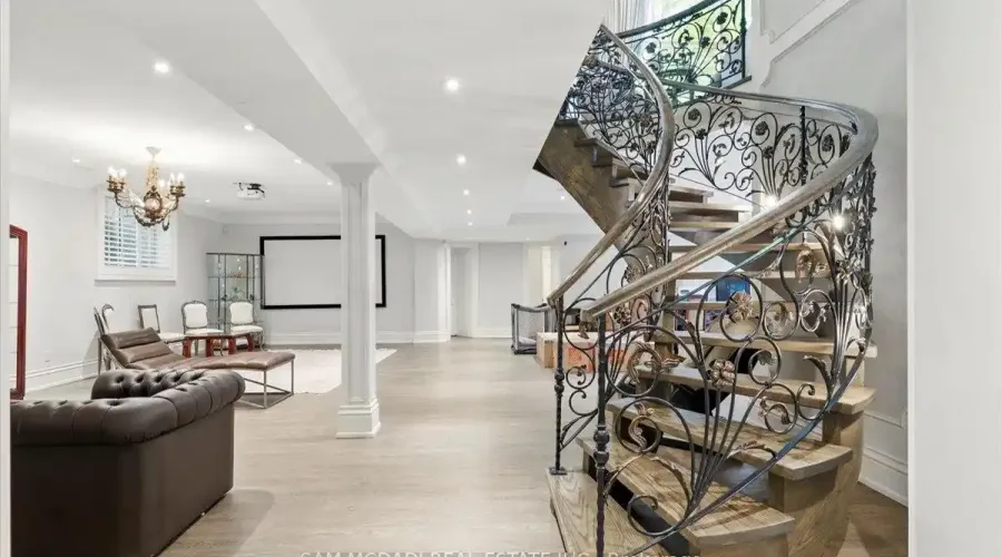 883 Parkland Avenue, Mississauga, Ontario, L5H 3G6, Canada, 4 Bedrooms Bedrooms, ,7 BathroomsBathrooms,Residential,For Sale,1943840