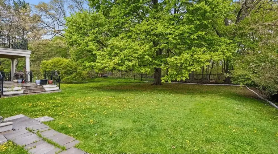 883 Parkland Avenue, Mississauga, Ontario, L5H 3G6, Canada, 4 Bedrooms Bedrooms, ,7 BathroomsBathrooms,Residential,For Sale,1943840