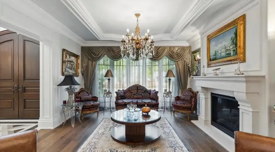 883 Parkland Avenue, Mississauga, Ontario, L5H 3G6, Canada, 4 Bedrooms Bedrooms, ,7 BathroomsBathrooms,Residential,For Sale,1943840