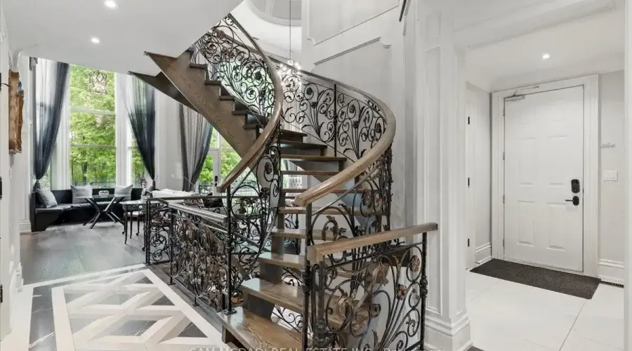 883 Parkland Avenue, Mississauga, Ontario, L5H 3G6, Canada, 4 Bedrooms Bedrooms, ,7 BathroomsBathrooms,Residential,For Sale,1943840