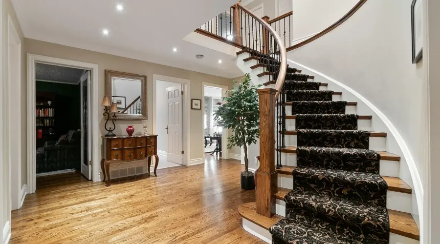 1383 Watersedge Road, Mississauga, Ontario, L5J 1A3, Canada, 5 Bedrooms Bedrooms, ,4 BathroomsBathrooms,Residential,For Sale,1943841