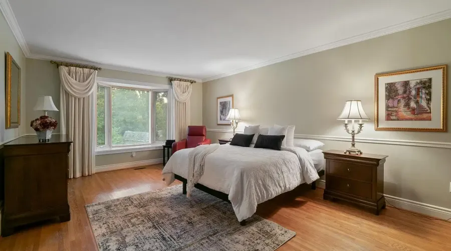1383 Watersedge Road, Mississauga, Ontario, L5J 1A3, Canada, 5 Bedrooms Bedrooms, ,4 BathroomsBathrooms,Residential,For Sale,1943841