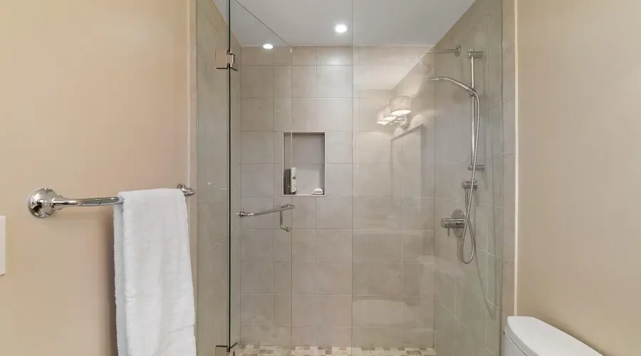 1383 Watersedge Road, Mississauga, Ontario, L5J 1A3, Canada, 5 Bedrooms Bedrooms, ,4 BathroomsBathrooms,Residential,For Sale,1943841