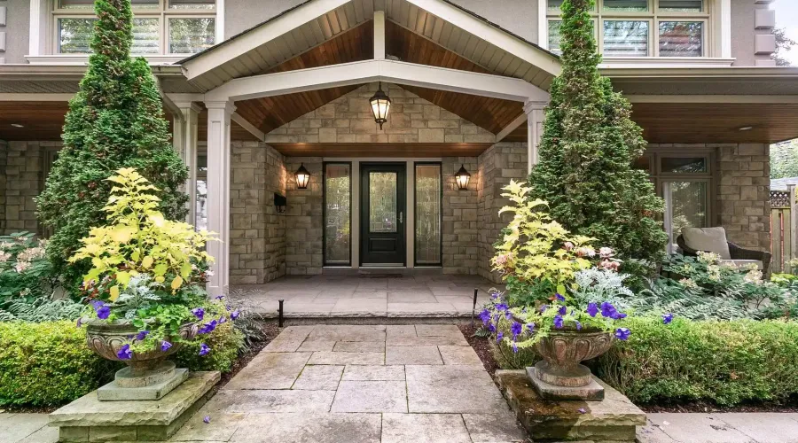 1383 Watersedge Road, Mississauga, Ontario, L5J 1A3, Canada, 5 Bedrooms Bedrooms, ,4 BathroomsBathrooms,Residential,For Sale,1943841