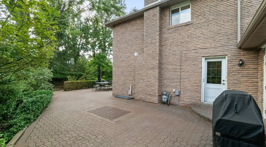 1383 Watersedge Road, Mississauga, Ontario, L5J 1A3, Canada, 5 Bedrooms Bedrooms, ,4 BathroomsBathrooms,Residential,For Sale,1943841