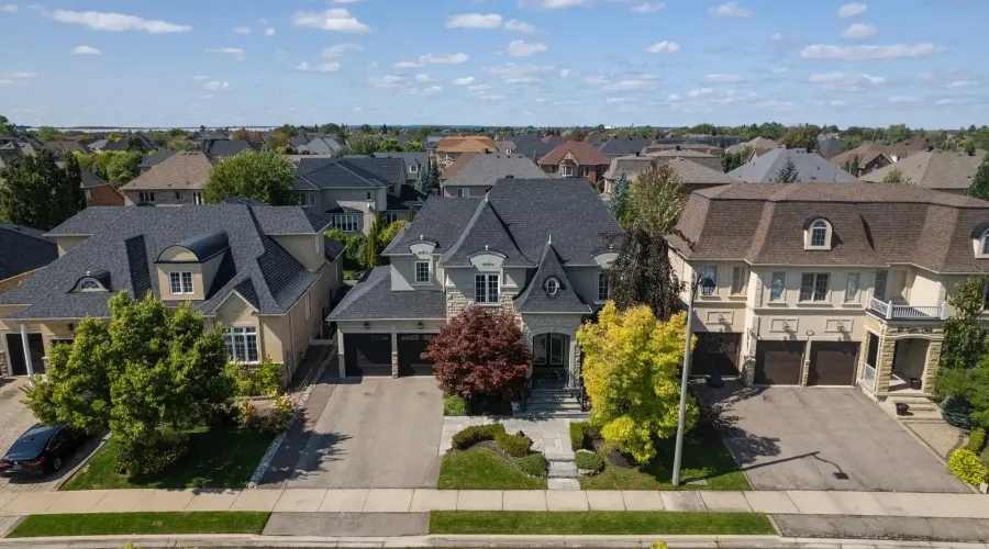 11 Louvre Circle, Brampton, Ontario, L6P 1W2, Canada, 4 Bedrooms Bedrooms, ,4 BathroomsBathrooms,Residential,For Sale,1943842