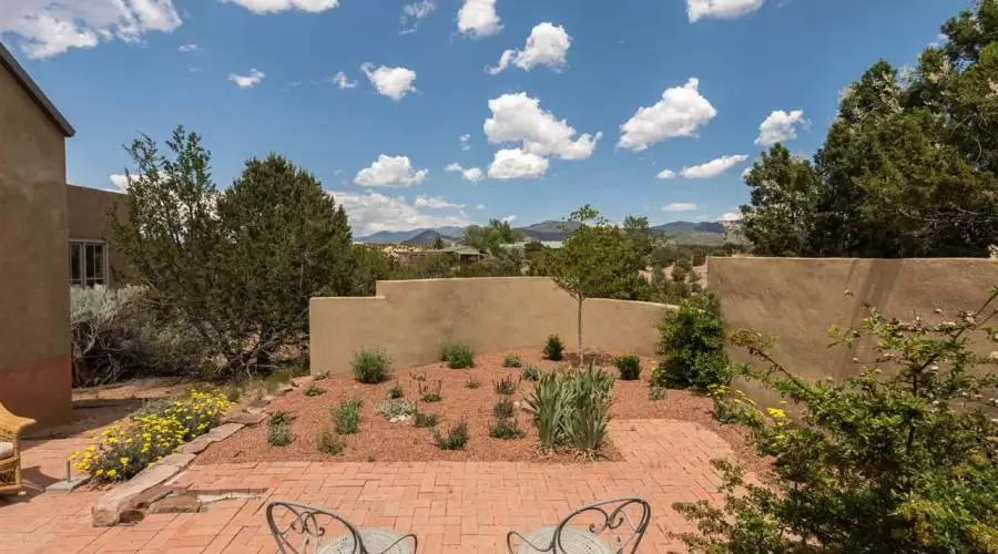 11 Running Horse Trail,Santa Fe,New Mexico 87508,United States,3 Bedrooms Bedrooms,2 BathroomsBathrooms,Residential,Running Horse Trail,190177