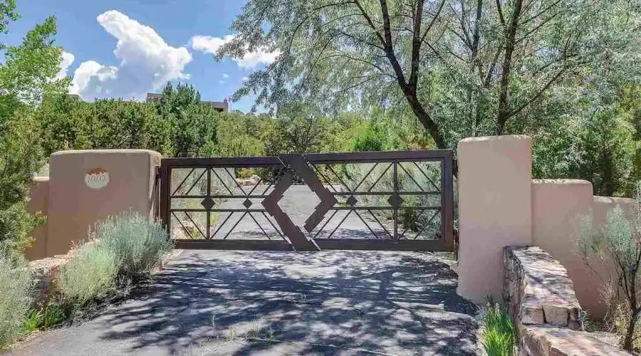 1007 Sierra del Norte,Santa Fe,New Mexico 87501,United States,4 Bedrooms Bedrooms,3 BathroomsBathrooms,Residential,Sierra del Norte,190190