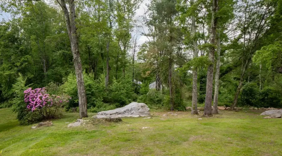 331 Calkinstown Road, Sharon, Connecticut, 06069, United States, 4 Bedrooms Bedrooms, 9 Rooms Rooms,4 BathroomsBathrooms,Residential,For Sale,Calkinstown,1944464