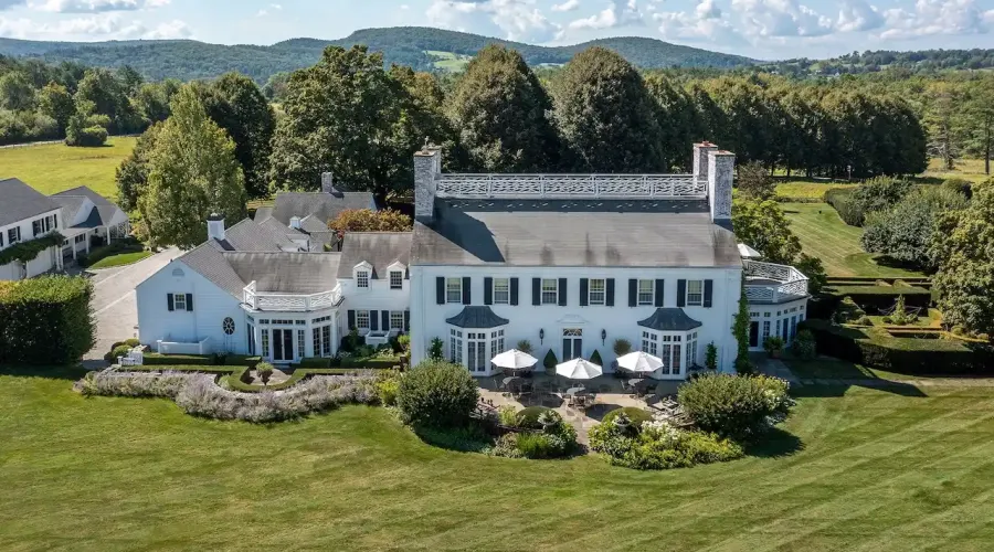 406 Wells Hill Road, Salisbury, Connecticut, 06068, United States, 6 Bedrooms Bedrooms, 13 Rooms Rooms,5 BathroomsBathrooms,Residential,For Sale,Road,1944465