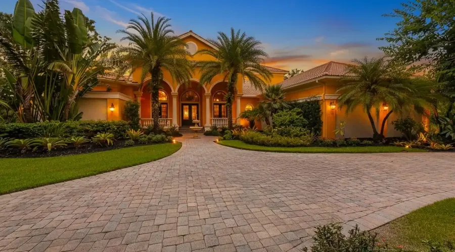 8305 Farington Court, Bradenton, Florida, 34202, United States, 4 Bedrooms Bedrooms, 12 Rooms Rooms,5 BathroomsBathrooms,Residential,For Sale,Farington,1945373