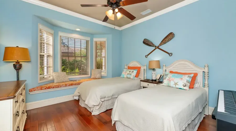 8305 Farington Court, Bradenton, Florida, 34202, United States, 4 Bedrooms Bedrooms, 12 Rooms Rooms,5 BathroomsBathrooms,Residential,For Sale,Farington,1945373