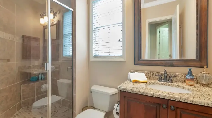 8305 Farington Court, Bradenton, Florida, 34202, United States, 4 Bedrooms Bedrooms, 12 Rooms Rooms,5 BathroomsBathrooms,Residential,For Sale,Farington,1945373