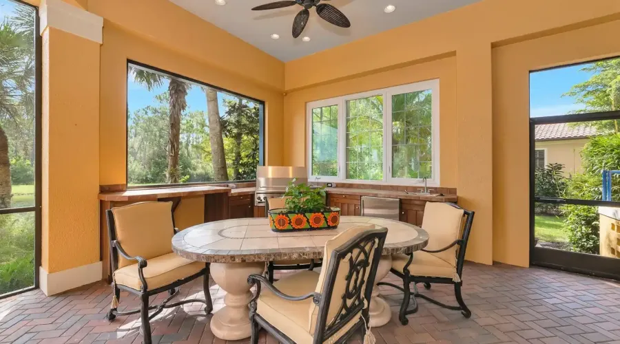 8305 Farington Court, Bradenton, Florida, 34202, United States, 4 Bedrooms Bedrooms, 12 Rooms Rooms,5 BathroomsBathrooms,Residential,For Sale,Farington,1945373