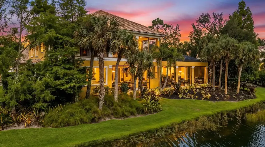 8305 Farington Court, Bradenton, Florida, 34202, United States, 4 Bedrooms Bedrooms, 12 Rooms Rooms,5 BathroomsBathrooms,Residential,For Sale,Farington,1945373