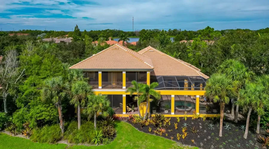 8305 Farington Court, Bradenton, Florida, 34202, United States, 4 Bedrooms Bedrooms, 12 Rooms Rooms,5 BathroomsBathrooms,Residential,For Sale,Farington,1945373