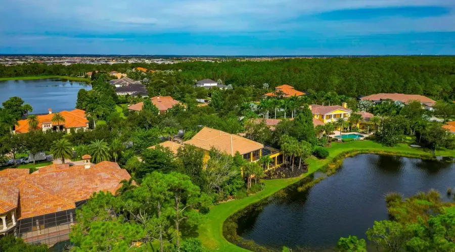 8305 Farington Court, Bradenton, Florida, 34202, United States, 4 Bedrooms Bedrooms, 12 Rooms Rooms,5 BathroomsBathrooms,Residential,For Sale,Farington,1945373