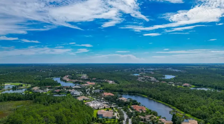 8305 Farington Court, Bradenton, Florida, 34202, United States, 4 Bedrooms Bedrooms, 12 Rooms Rooms,5 BathroomsBathrooms,Residential,For Sale,Farington,1945373