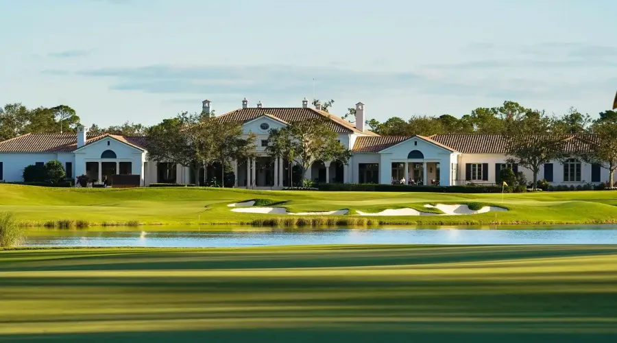 8305 Farington Court, Bradenton, Florida, 34202, United States, 4 Bedrooms Bedrooms, 12 Rooms Rooms,5 BathroomsBathrooms,Residential,For Sale,Farington,1945373