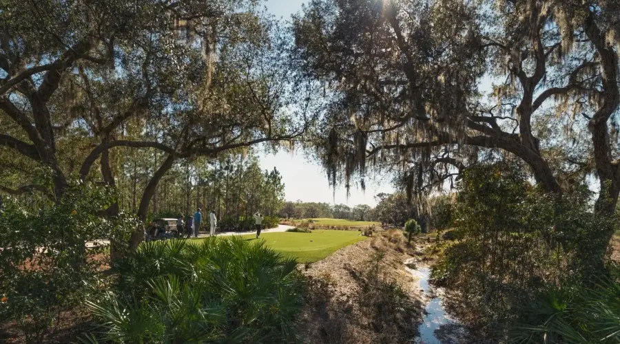 8305 Farington Court, Bradenton, Florida, 34202, United States, 4 Bedrooms Bedrooms, 12 Rooms Rooms,5 BathroomsBathrooms,Residential,For Sale,Farington,1945373