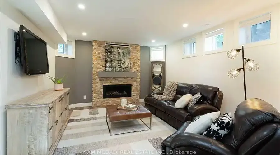 2064 Almira Court, Mississauga, Ontario, L5H 4A5, Canada, 4 Bedrooms Bedrooms, ,5 BathroomsBathrooms,Residential,For Sale,1946449
