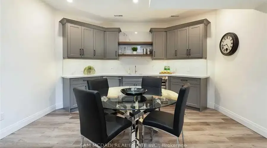 2064 Almira Court, Mississauga, Ontario, L5H 4A5, Canada, 4 Bedrooms Bedrooms, ,5 BathroomsBathrooms,Residential,For Sale,1946449